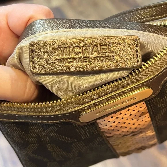Michael Kors Signature Wristlet - Picture 9 of 13